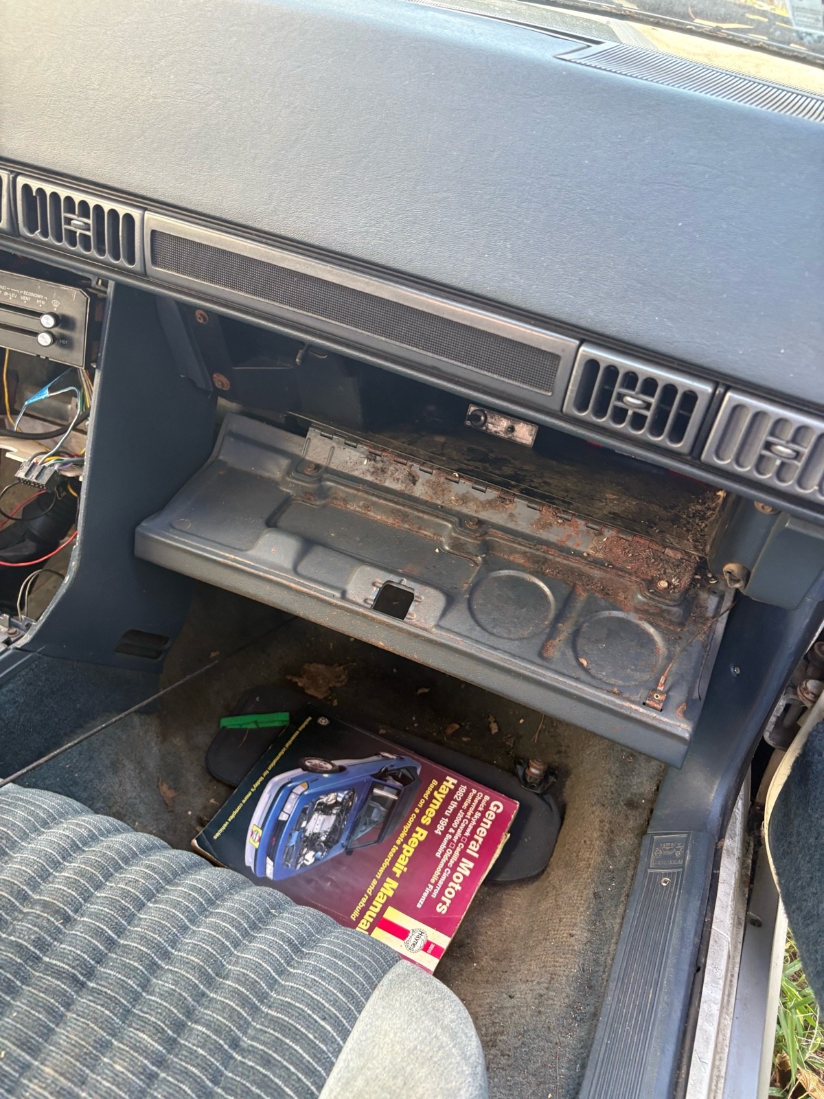 Chevrolet-Cavalier-1989-26