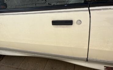 Chevrolet-Cavalier-1989-4