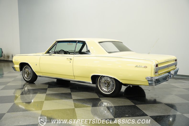 Chevrolet-Chevelle-1964-Butternut-Yellow-Black-10