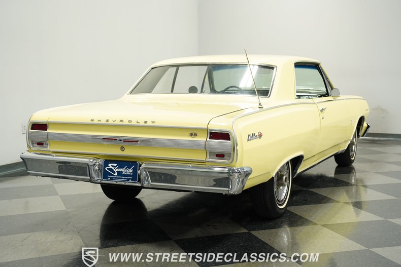 Chevrolet-Chevelle-1964-Butternut-Yellow-Black-13