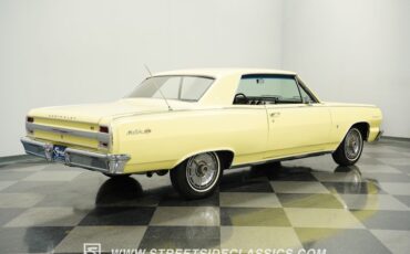 Chevrolet-Chevelle-1964-Butternut-Yellow-Black-15