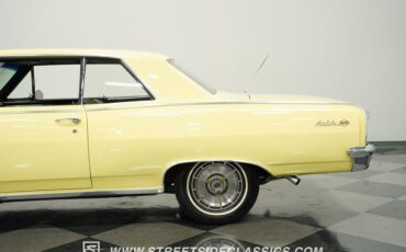 Chevrolet-Chevelle-1964-Butternut-Yellow-Black-26