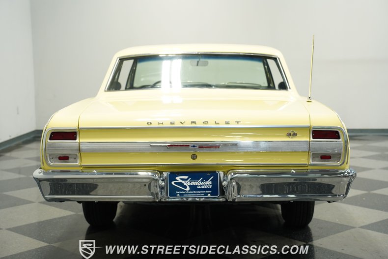Chevrolet-Chevelle-1964-Butternut-Yellow-Black-27