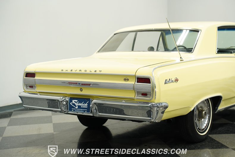 Chevrolet-Chevelle-1964-Butternut-Yellow-Black-28