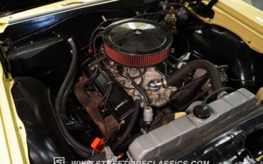 Chevrolet-Chevelle-1964-Butternut-Yellow-Black-34