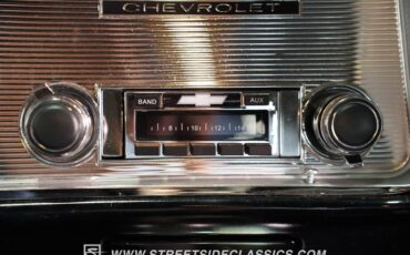 Chevrolet-Chevelle-1964-Butternut-Yellow-Black-41