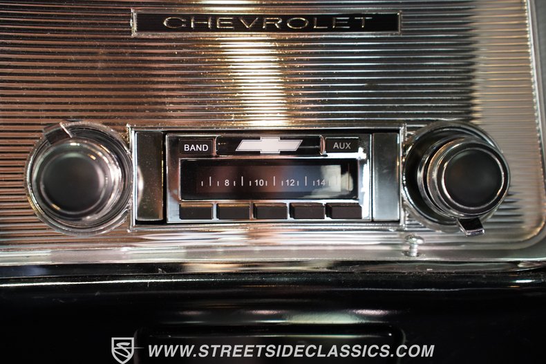 Chevrolet-Chevelle-1964-Butternut-Yellow-Black-41