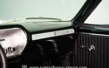 Chevrolet-Chevelle-1964-Butternut-Yellow-Black-46