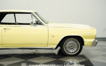 Chevrolet-Chevelle-1964-Butternut-Yellow-Black-47