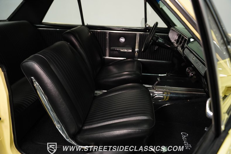 Chevrolet-Chevelle-1964-Butternut-Yellow-Black-8