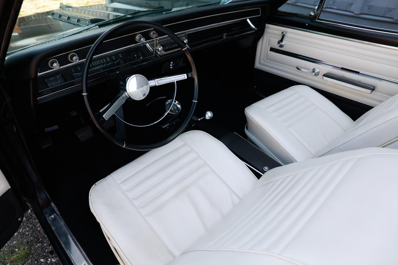 Chevrolet-Chevelle-1966-2-Door-12