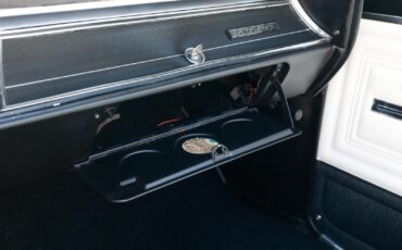 Chevrolet-Chevelle-1966-2-Door-37