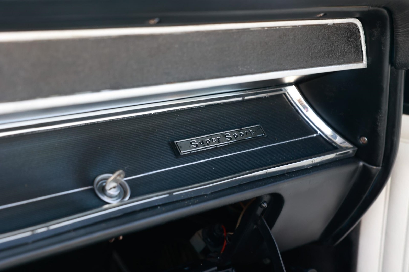 Chevrolet-Chevelle-1966-2-Door-38