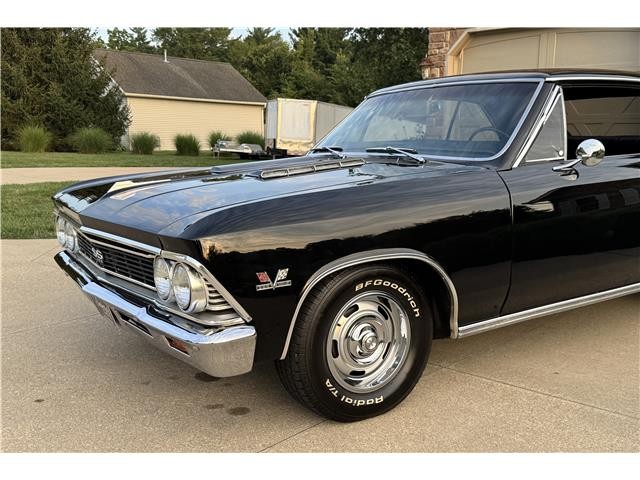 Chevrolet-Chevelle-1966-2-Door-Coupe-19
