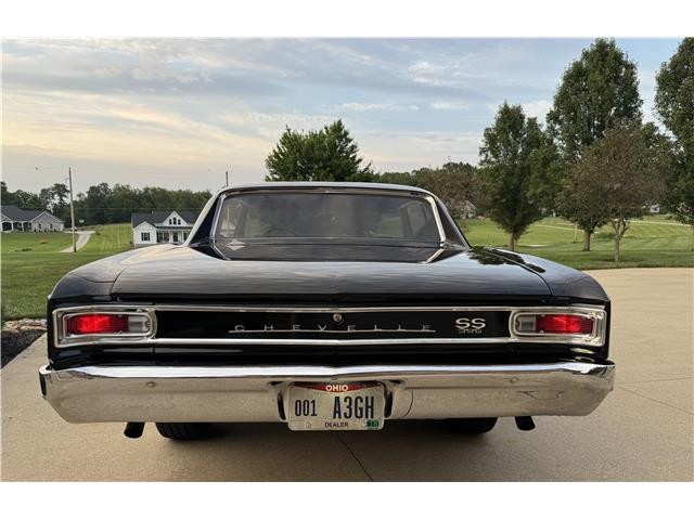 Chevrolet-Chevelle-1966-2-Door-Coupe-2