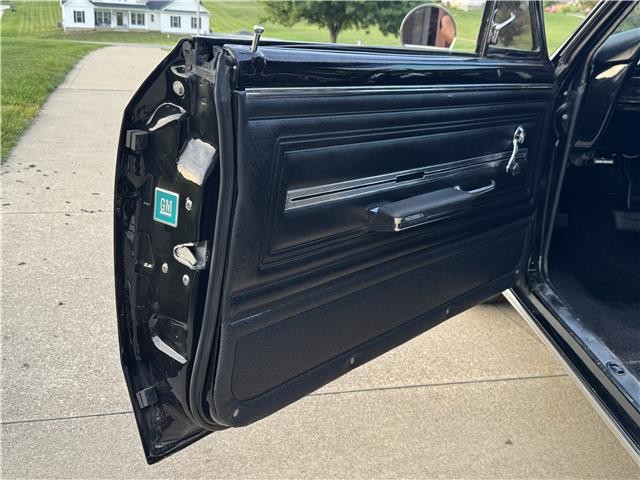 Chevrolet-Chevelle-1966-2-Door-Coupe-24