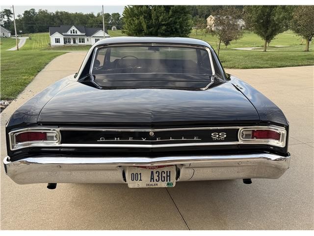 Chevrolet-Chevelle-1966-2-Door-Coupe-32