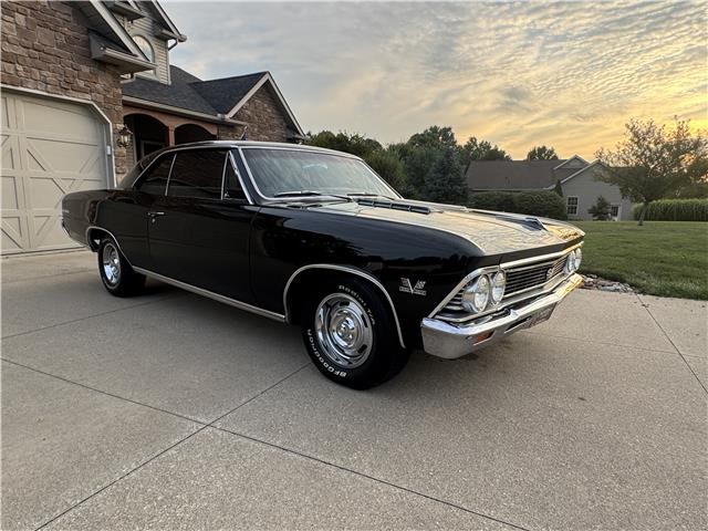 Chevrolet-Chevelle-1966-2-Door-Coupe-39