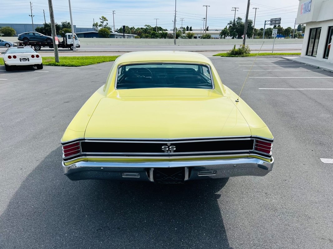 Chevrolet-Chevelle-1967-Coupe-3