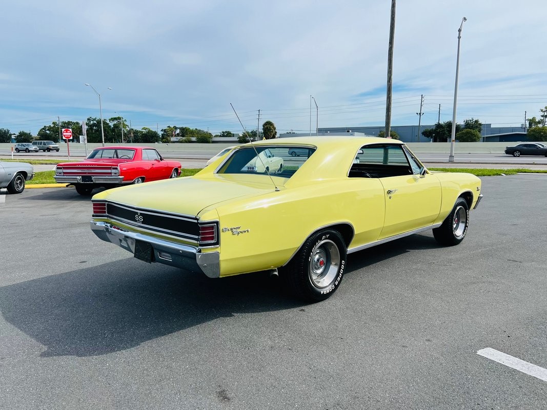 Chevrolet-Chevelle-1967-Coupe-4