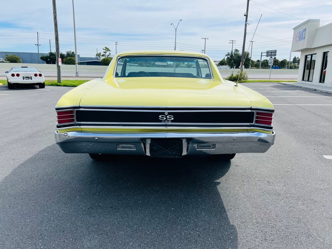 Chevrolet-Chevelle-1967-Coupe-8