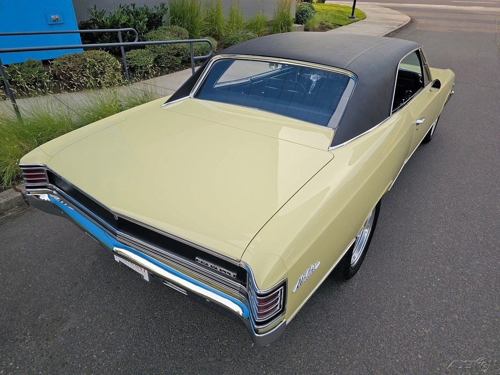Chevrolet-Chevelle-1967-Sedan-12