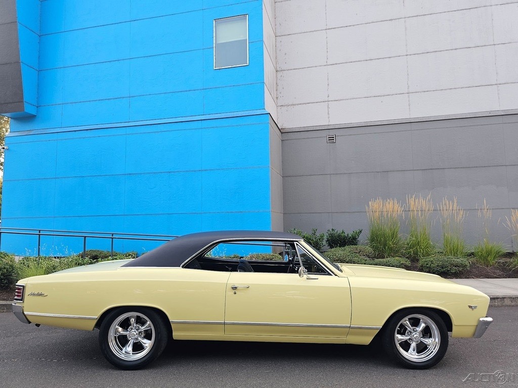 Chevrolet-Chevelle-1967-Sedan-13