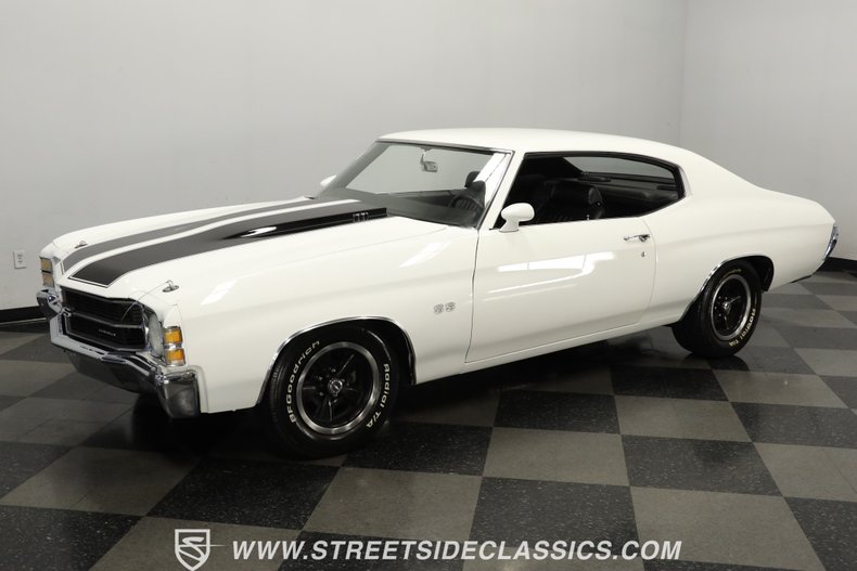 Chevrolet-Chevelle-1971-White-Black-39