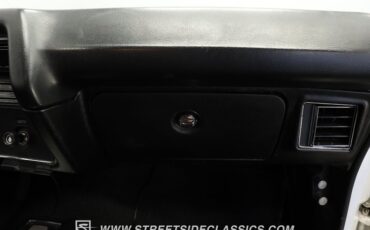Chevrolet-Chevelle-1971-White-Black-49
