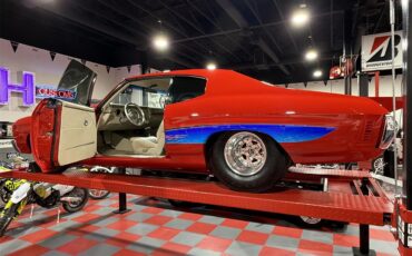 Chevrolet-Chevelle-1971-red-tan-8