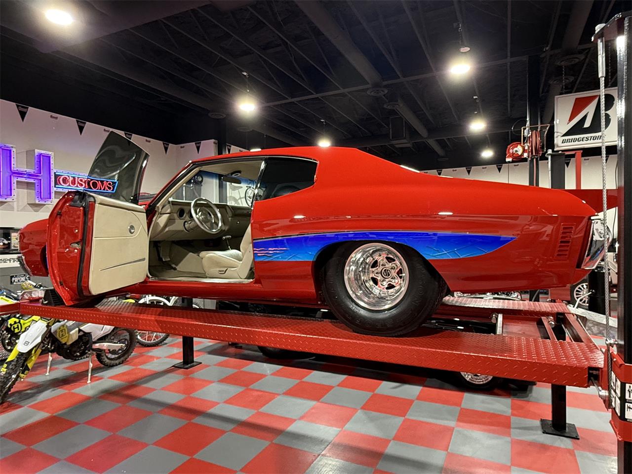 Chevrolet-Chevelle-1971-red-tan-8