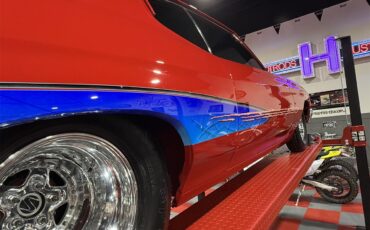 Chevrolet-Chevelle-1971-red-tan-9