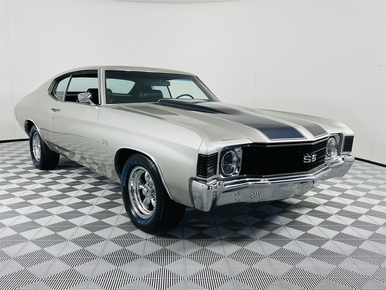Chevrolet-Chevelle-1972-Grey-Black