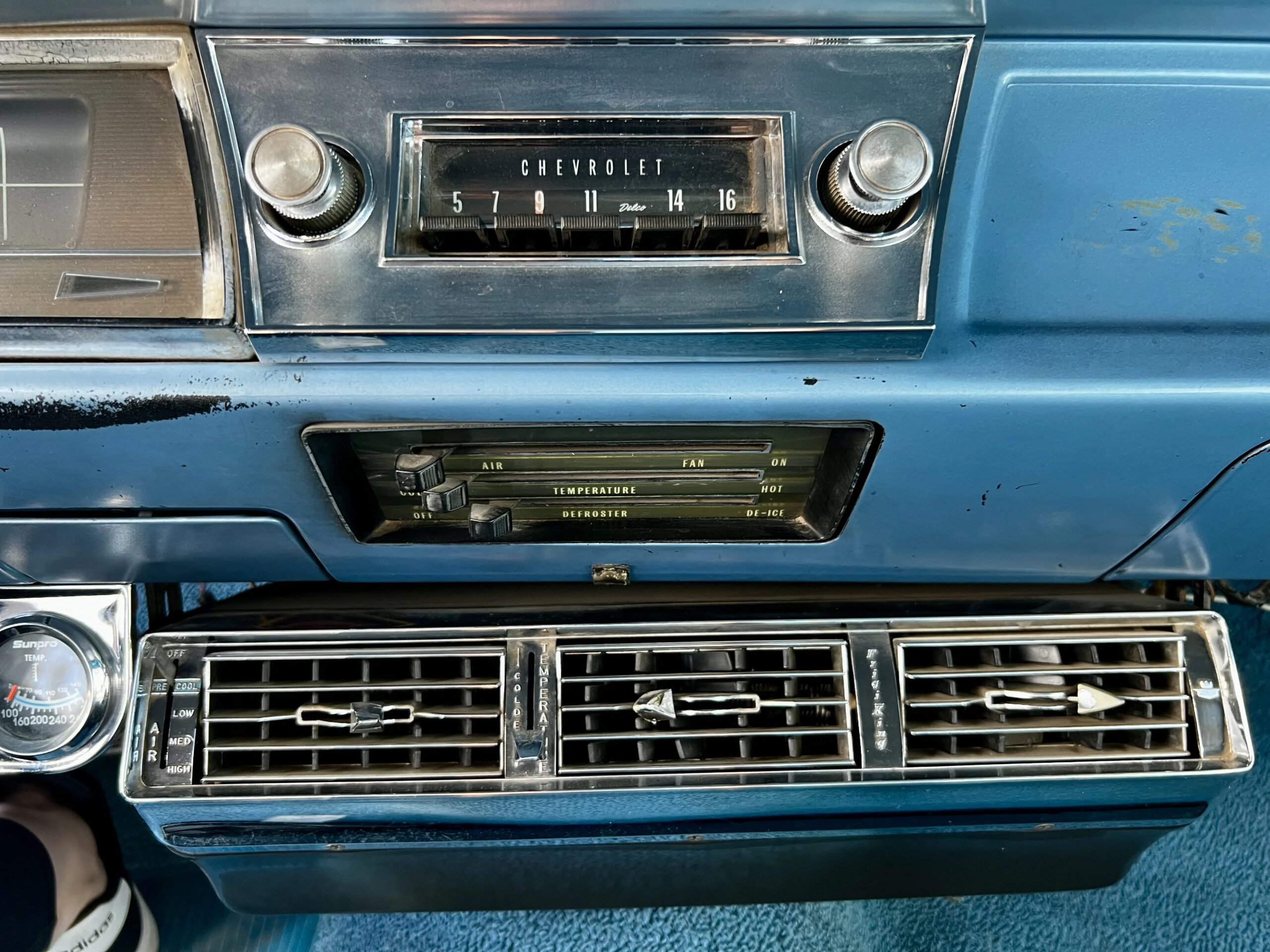 Chevrolet-Chevelle-300-1966-White-Blue-13
