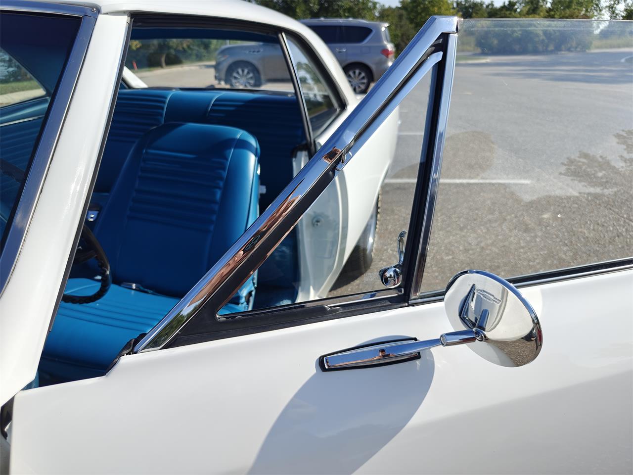 Chevrolet-Chevelle-malibu-1967-White-electric-blue-12