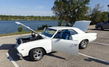 Chevrolet-Chevelle-malibu-1967-White-electric-blue
