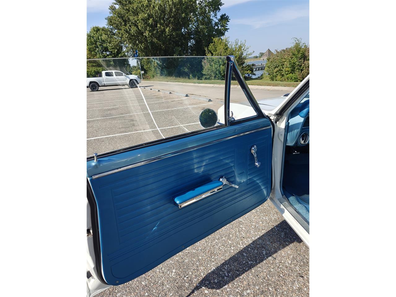 Chevrolet-Chevelle-malibu-1967-White-electric-blue-5