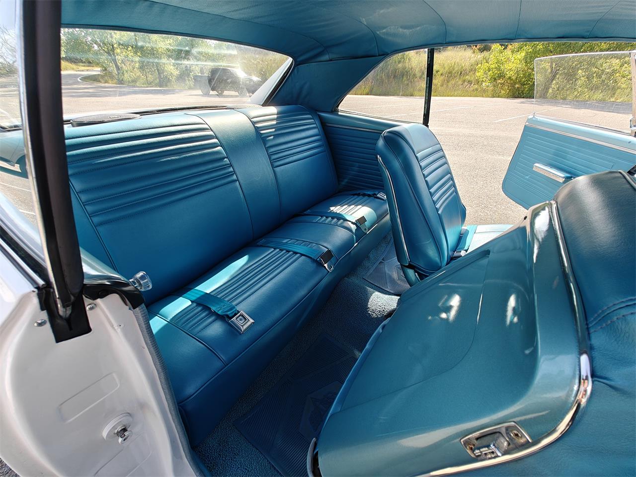 Chevrolet-Chevelle-malibu-1967-White-electric-blue-8