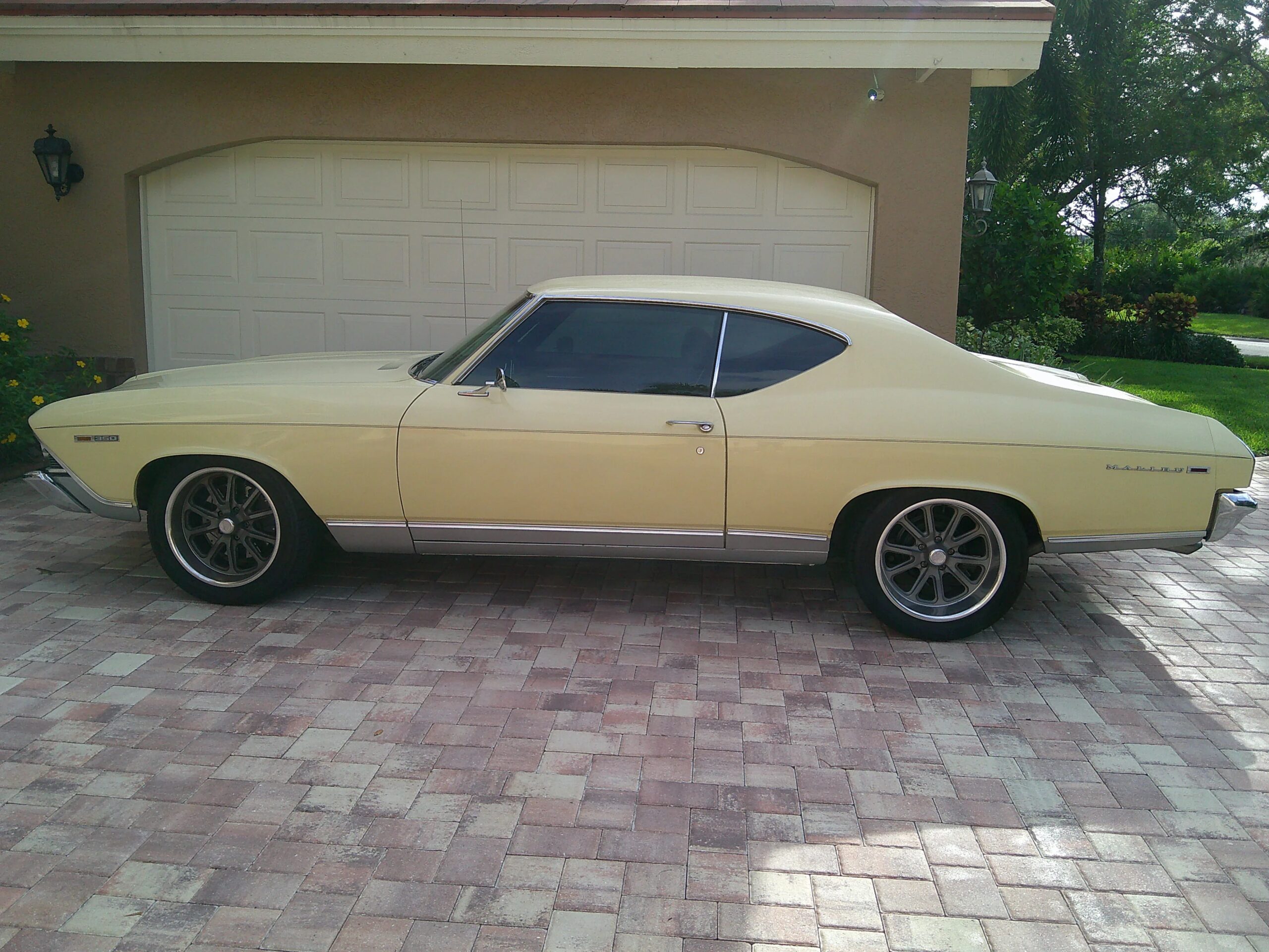 Chevrolet-Chevelle-malibu-1969-Yellow-Black-18
