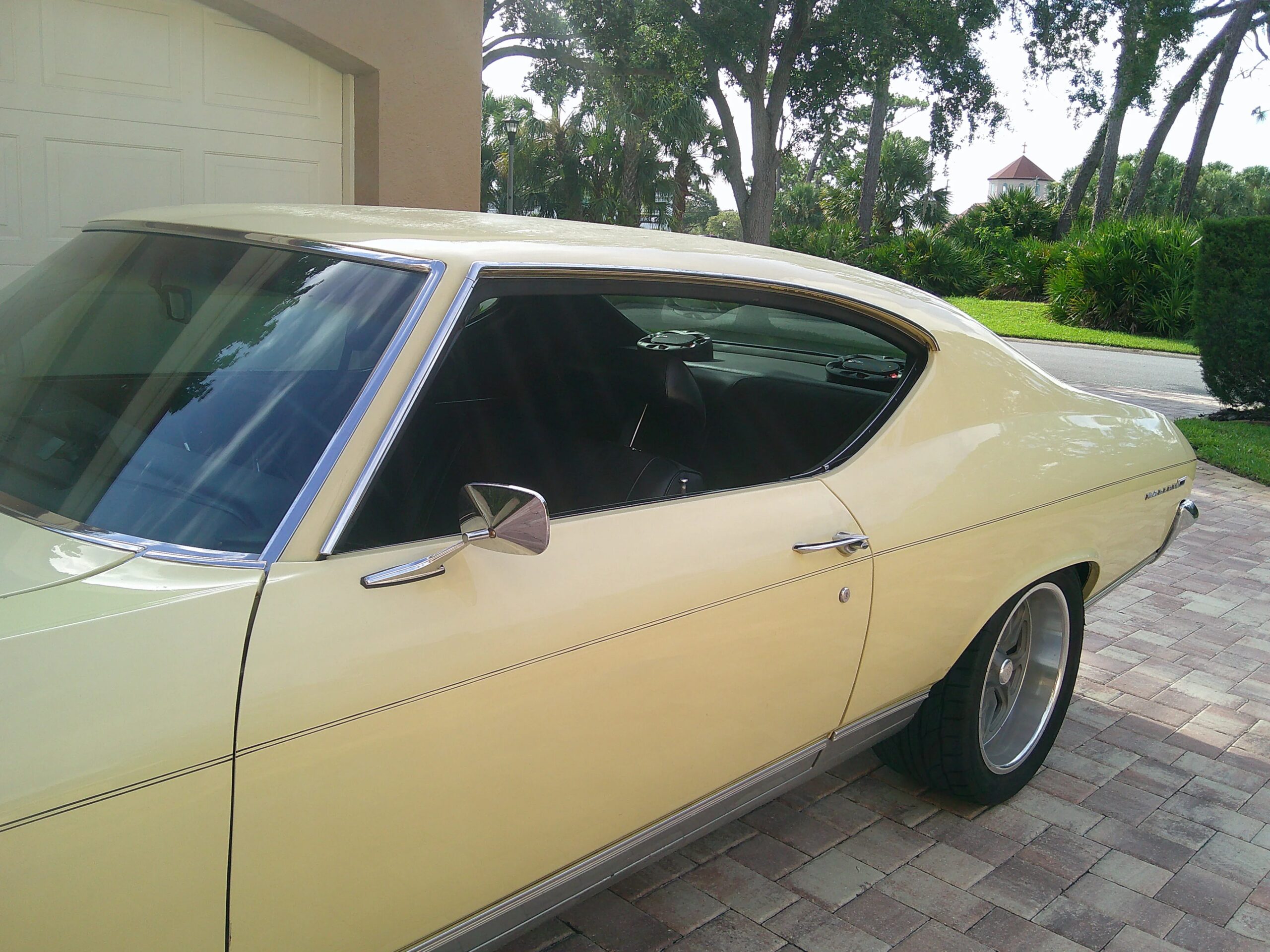 Chevrolet-Chevelle-malibu-1969-Yellow-Black-3