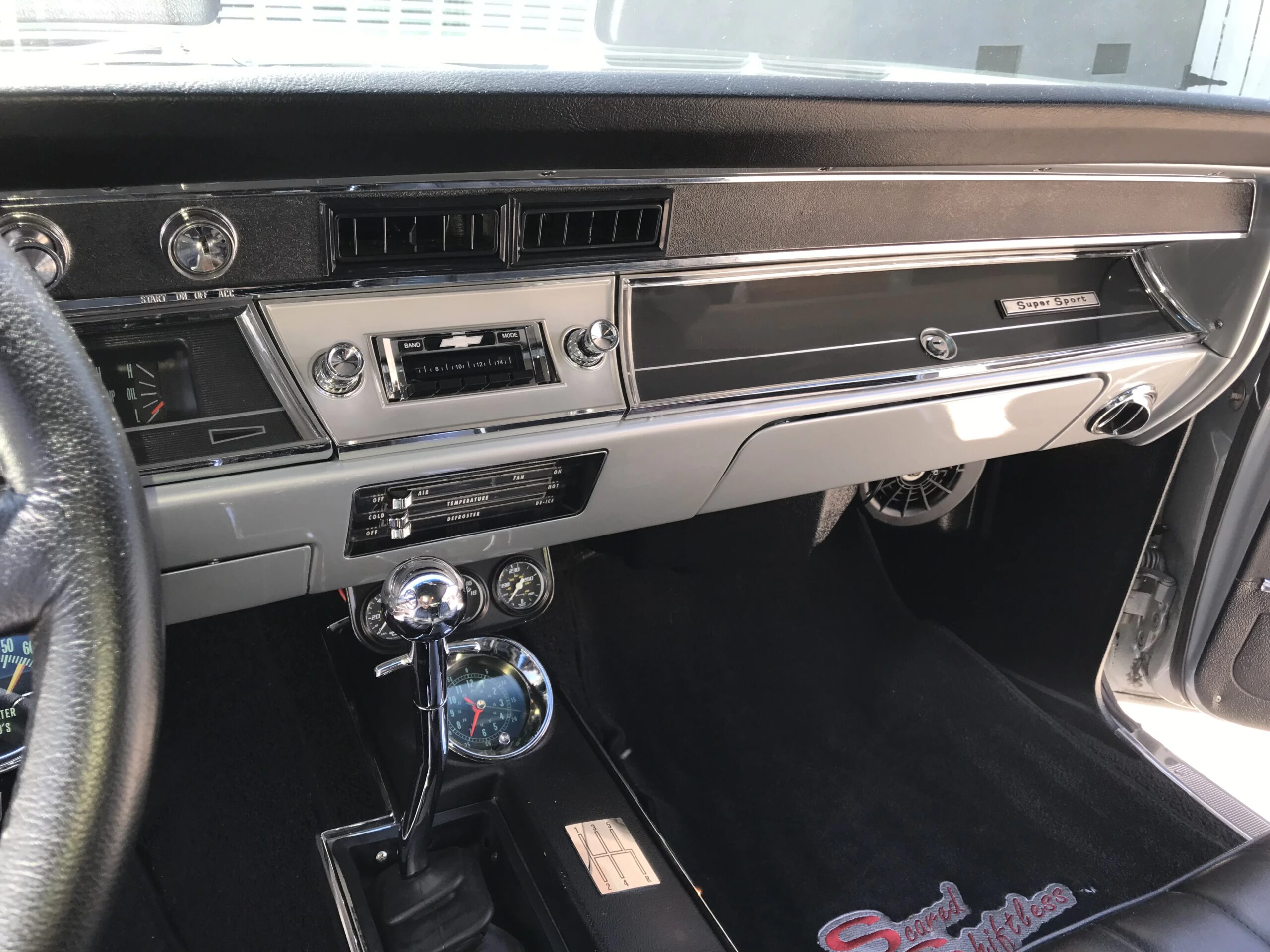 Chevrolet-Chevelle-ss-1966-Silver-Black-28