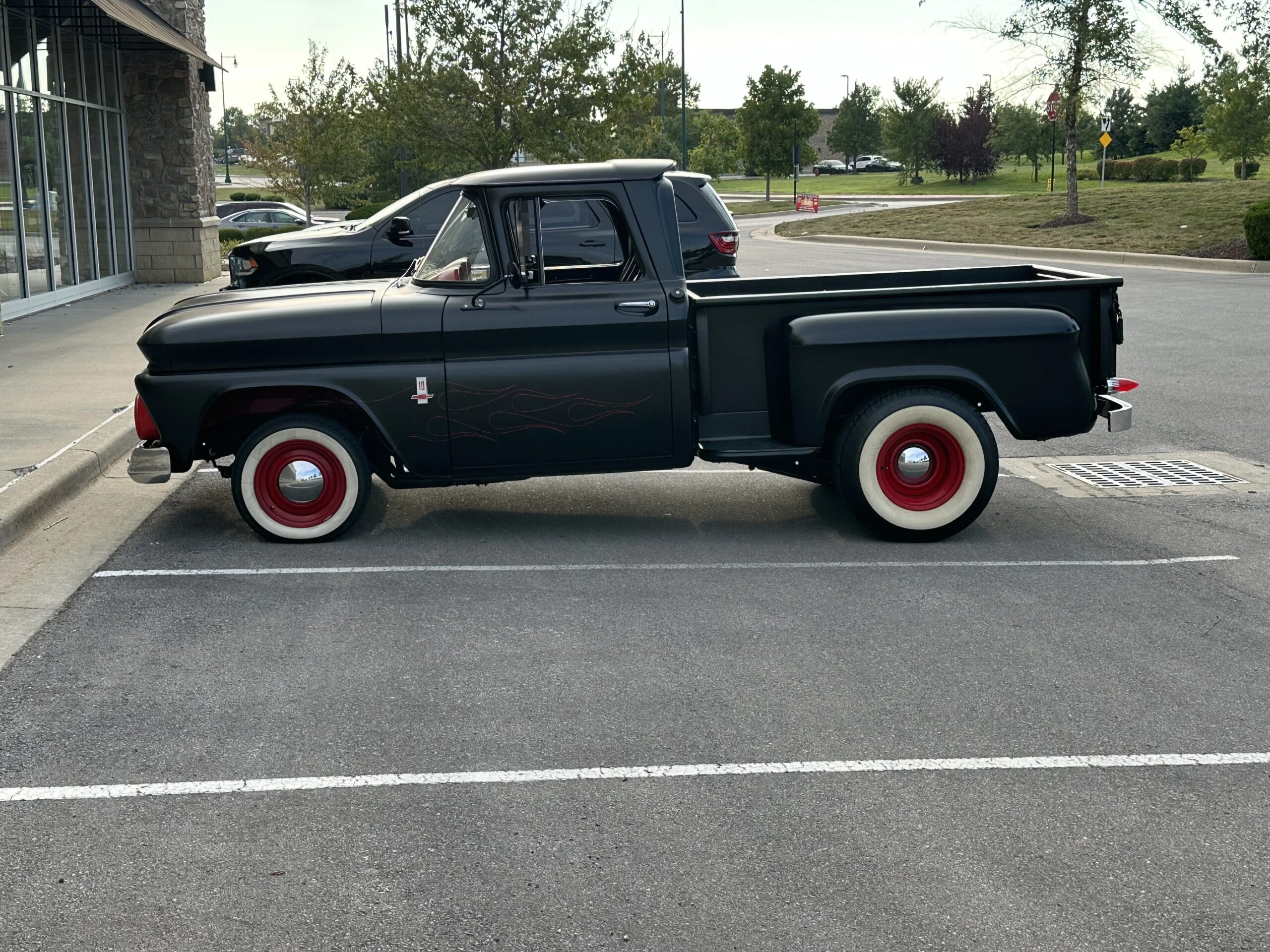 Chevrolet-Ck-truck-1963-Black-Red-18