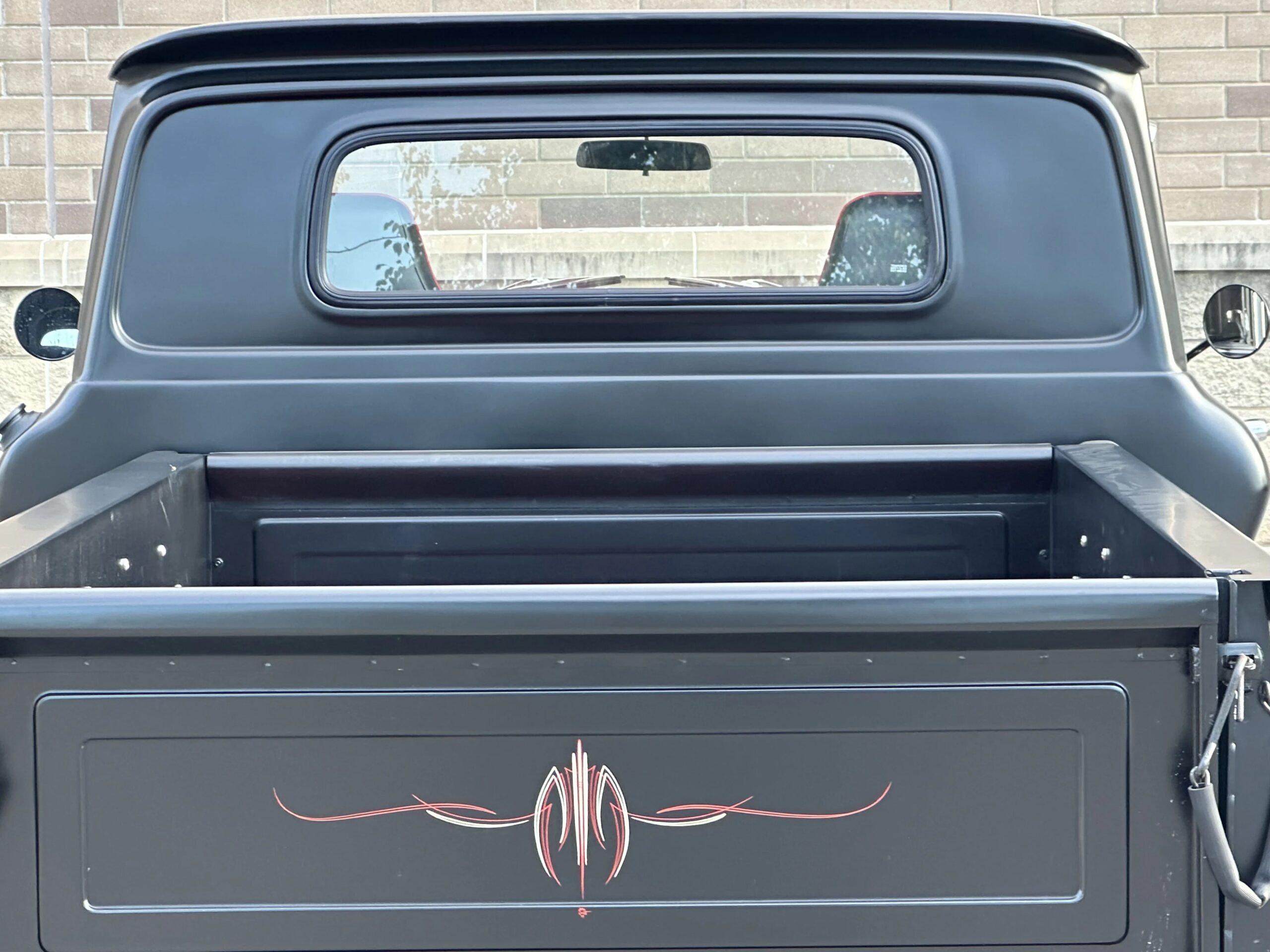 Chevrolet-Ck-truck-1963-Black-Red-4