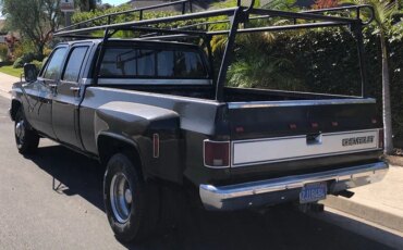 Chevrolet-Ck-truck-2wd-crew-cab-3500-1984-Black-Beige-1