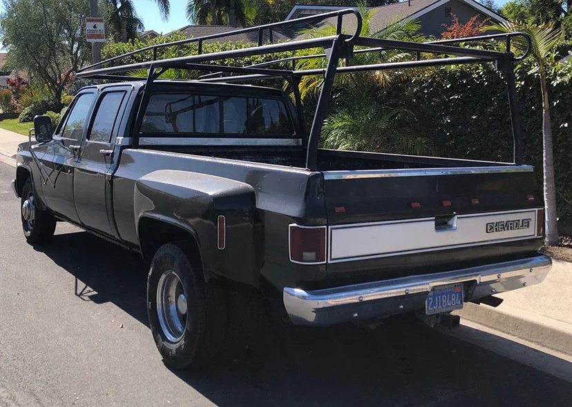 Chevrolet-Ck-truck-2wd-crew-cab-3500-1984-Black-Beige-1