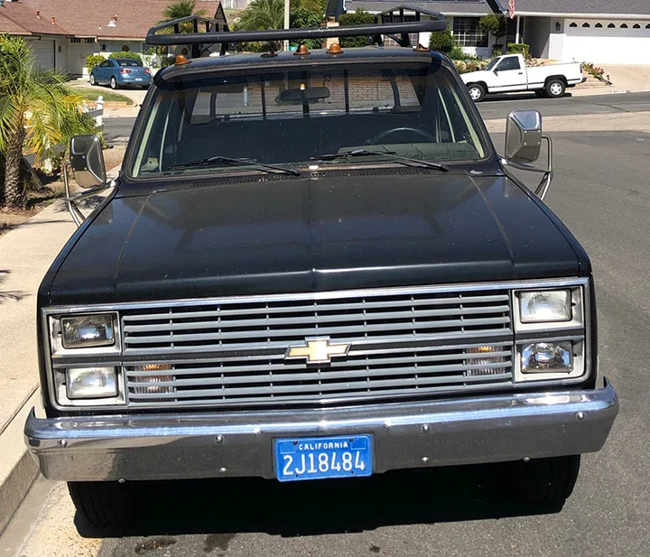 Chevrolet-Ck-truck-2wd-crew-cab-3500-1984-Black-Beige-3