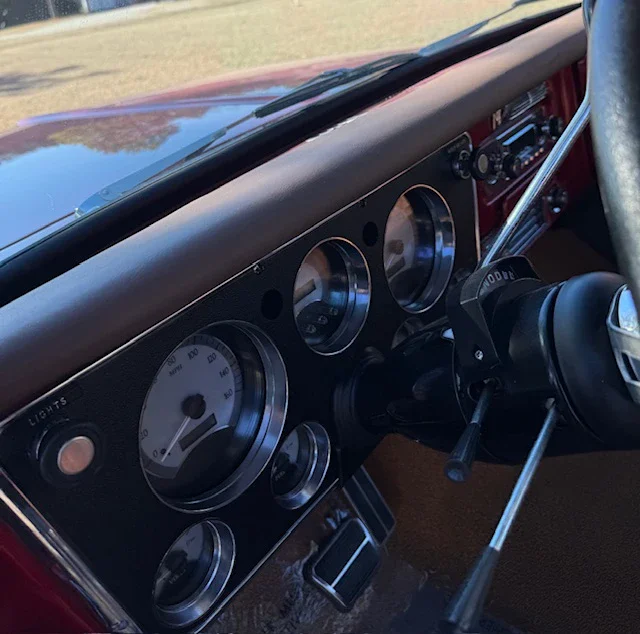 Chevrolet-Ck-truck-2wd-regular-cab-1500-1970-Burgundy-Tan-10
