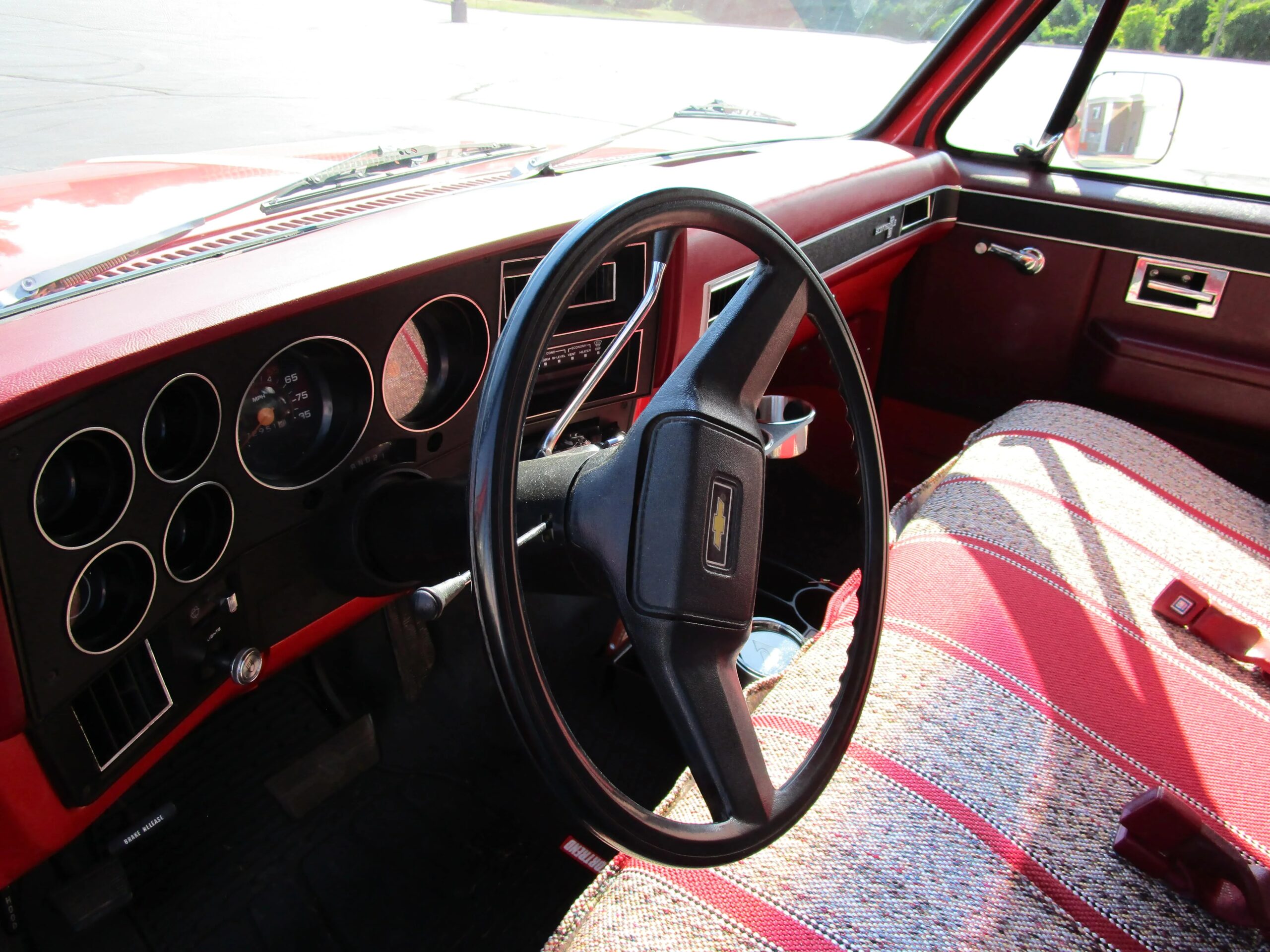 Chevrolet-Ck-truck-2wd-regular-cab-1500-1981-Red-Red-17