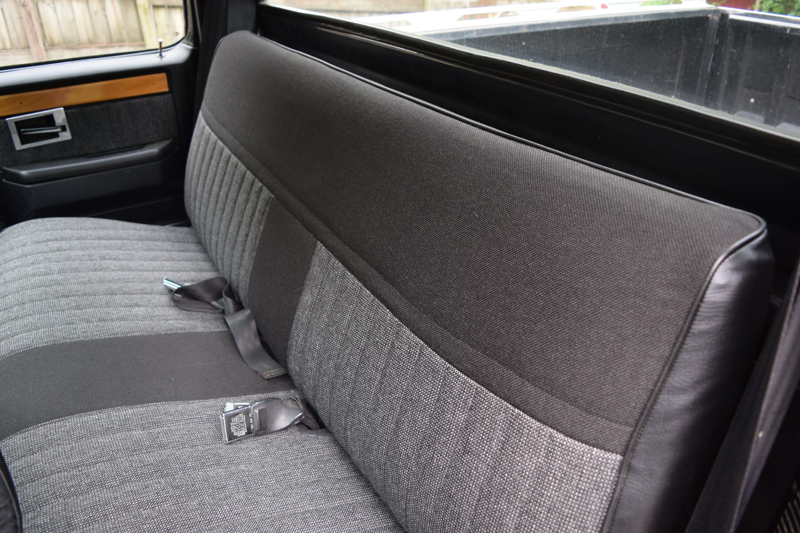 Chevrolet-Ck-truck-2wd-regular-cab-1500-1985-Black-3