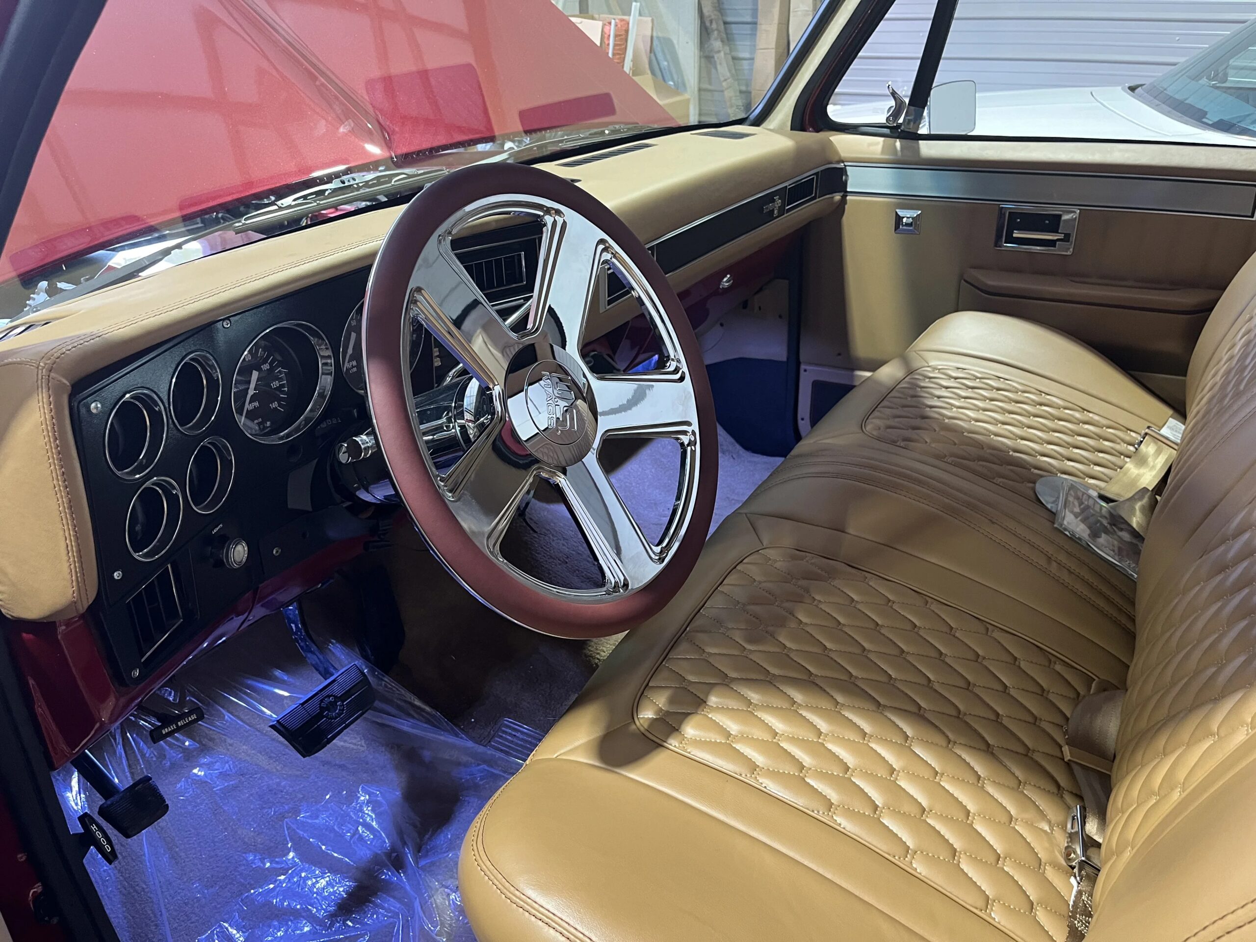 Chevrolet-Ck-truck-2wd-regular-cab-1500-1986-Red-Tan-10